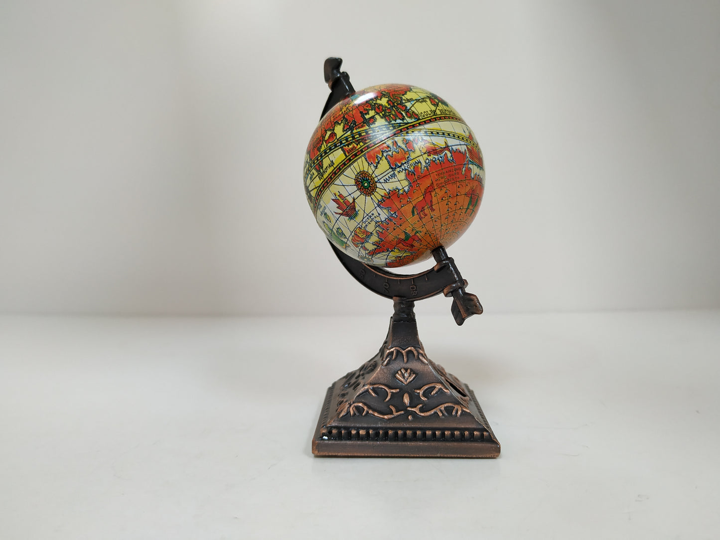 World Globe Pencil sharpener metal die cast collector miniature display model New Boxed
