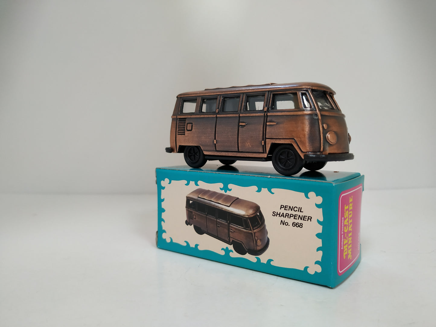 New Camper Van Pencil sharpener metal die cast collector miniature display model New Boxed
