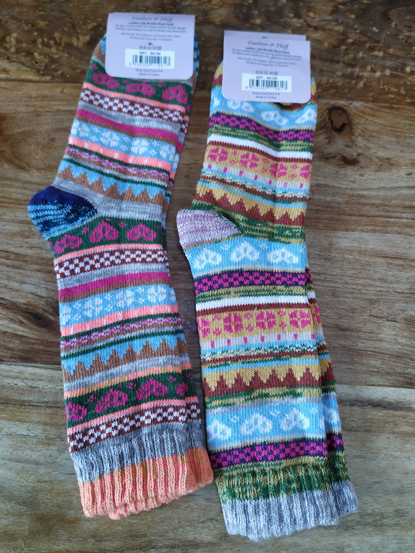 Ladies Thermal Boots Socks Nordic Design 1 Pair Mid Calf High Size UK 4-7 Red White Hearts